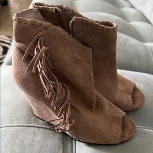 Vince Camuto Tan Suede Fringe Wedges